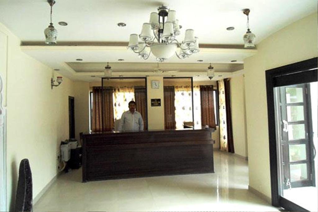 Hotel Malak Mahal Palace Dźajpur Zewnętrze zdjęcie